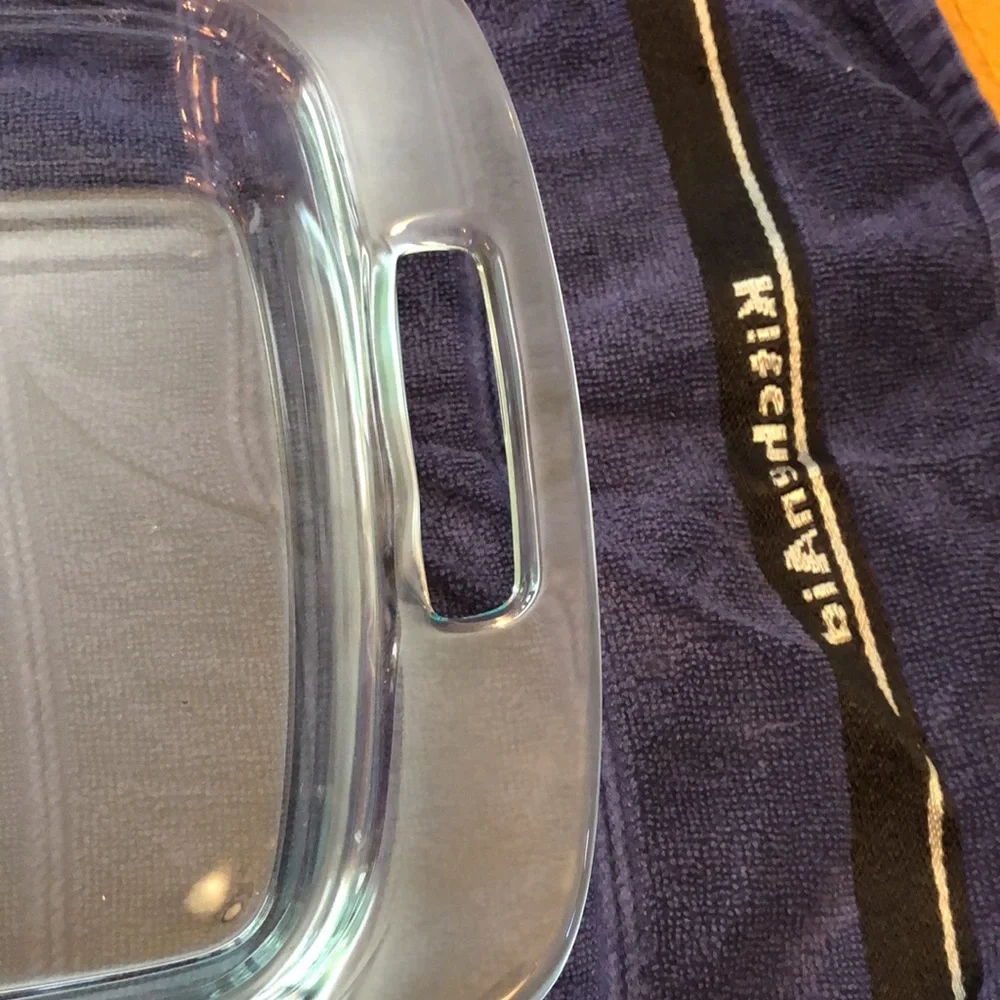 Pyrex excellent please